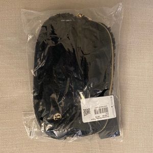 Lululemon everywhere belt bag fleece black new